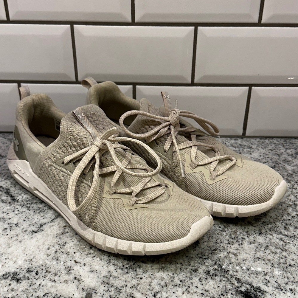 Under Armour Youth 6.5Y HOVR SLK Sneakers Tan 3021600-200 Knit Athletic Sporty